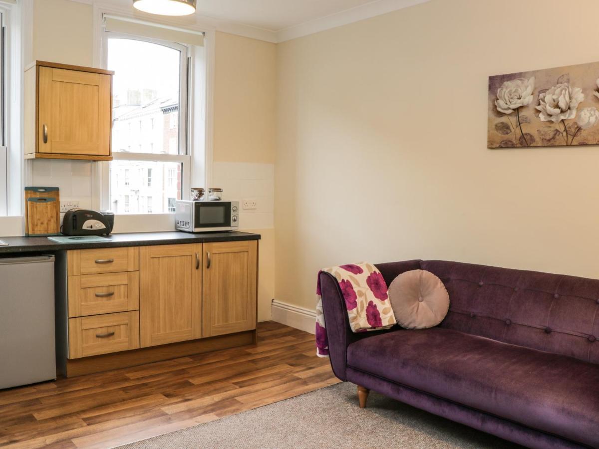 St Hilda'S Corner House Apartment Уитби Екстериор снимка
