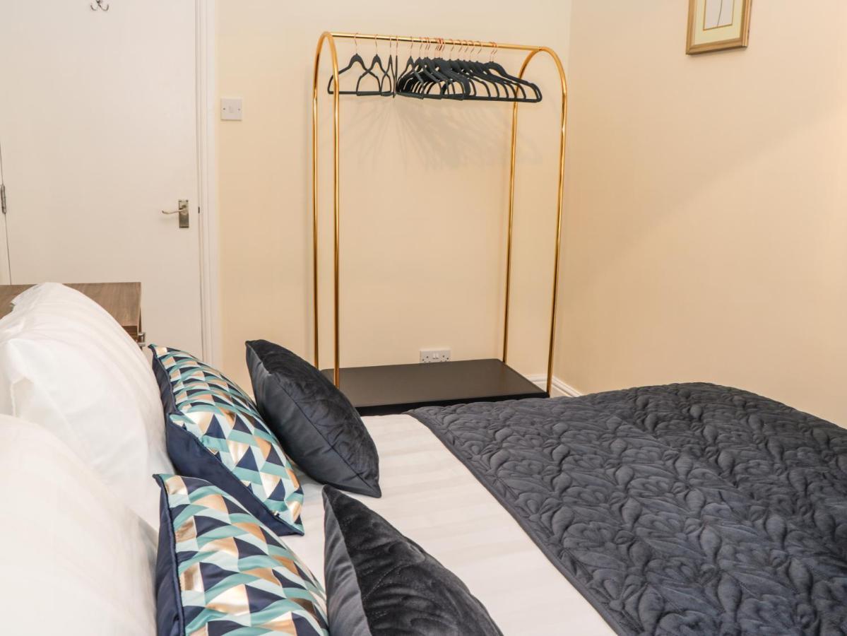 St Hilda'S Corner House Apartment Уитби Екстериор снимка
