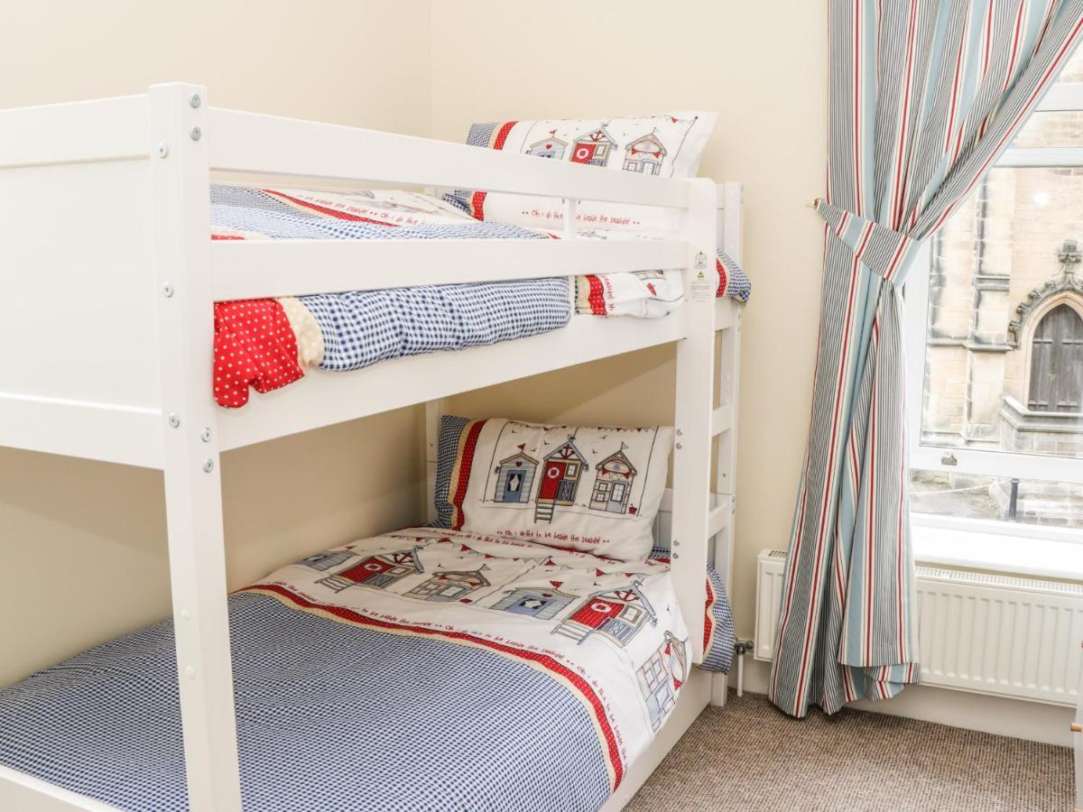 St Hilda'S Corner House Apartment Уитби Екстериор снимка